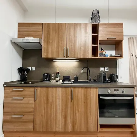 Apartment Vibes - Heart Of The City!